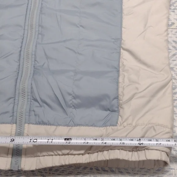 The North Face Women's Blue and Cream Ski Jacket ,Hikin,Snow. - Picture 14 of 16